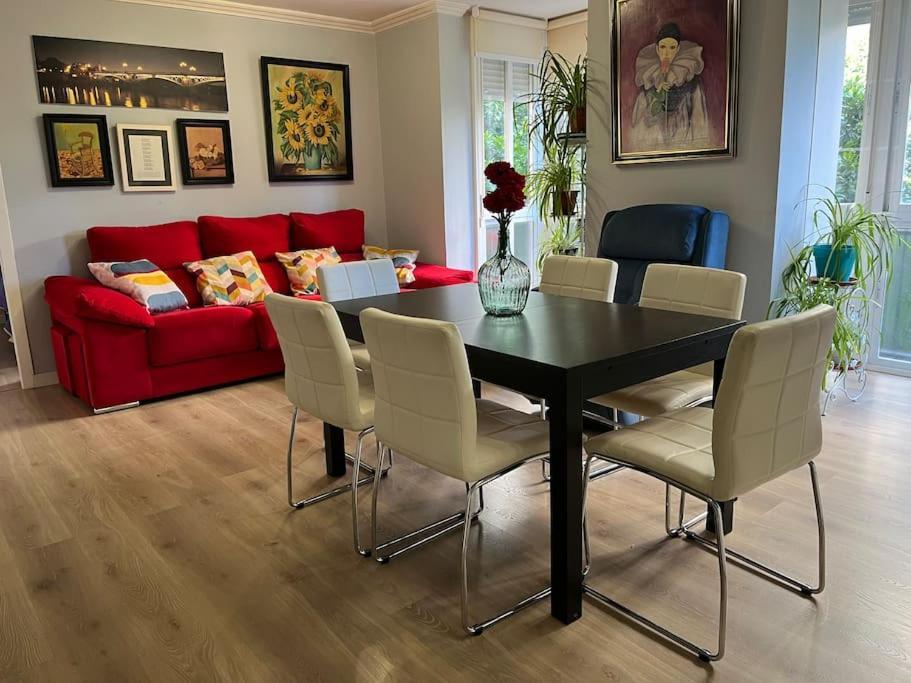 Triana Family Suites Sevilla Dış mekan fotoğraf